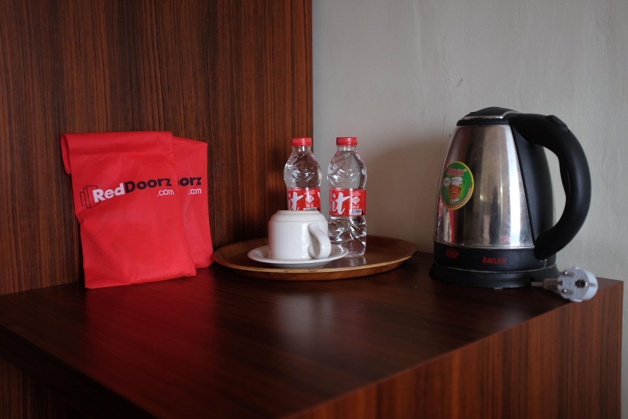 Reddoorz Plus Near Senen Jakarta Kültér fotó