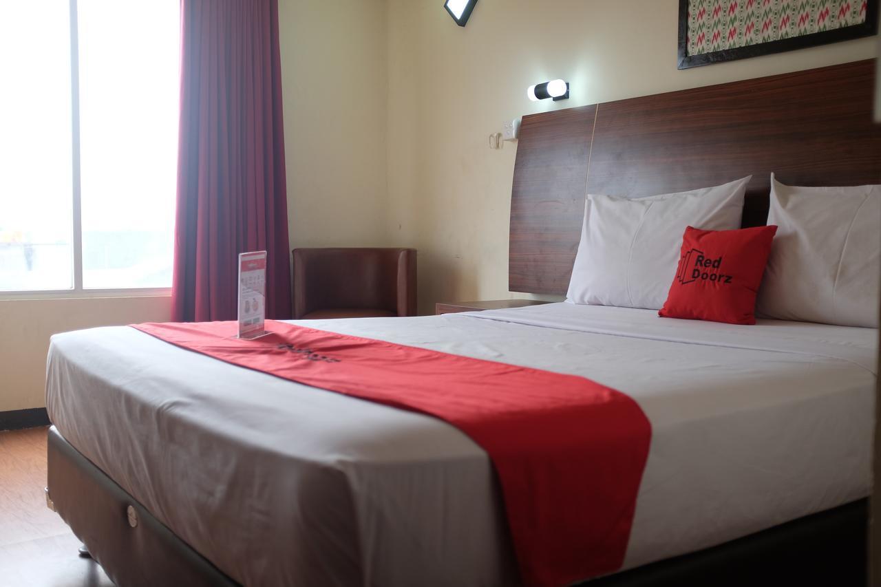 Reddoorz Plus Near Senen Jakarta Kültér fotó